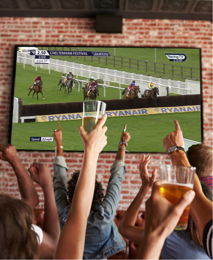 RACING TV AND SKY BUSINESS EXTEND AGREEMENT FOR BROADCAST OF HORSERACING IN PUBS AND CLUBS